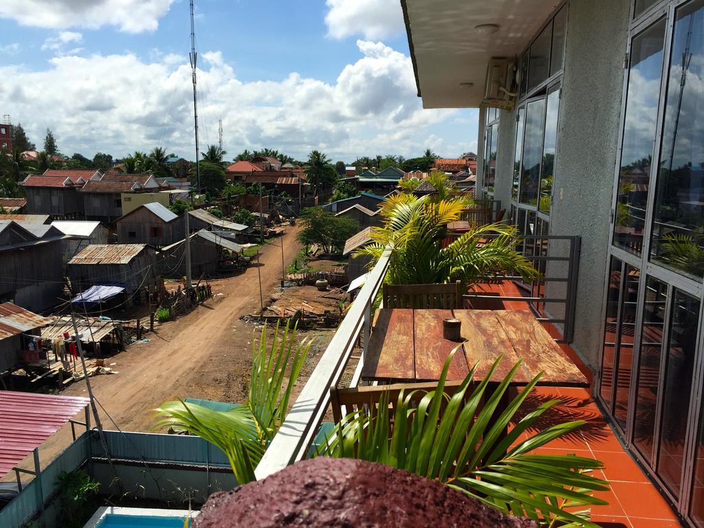 River Dolphin Hotel Kratie Exterior foto
