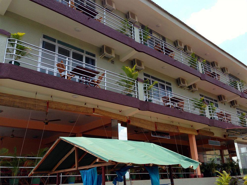 River Dolphin Hotel Kratie Exterior foto