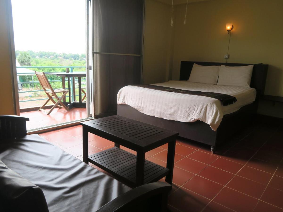 River Dolphin Hotel Kratie Exterior foto