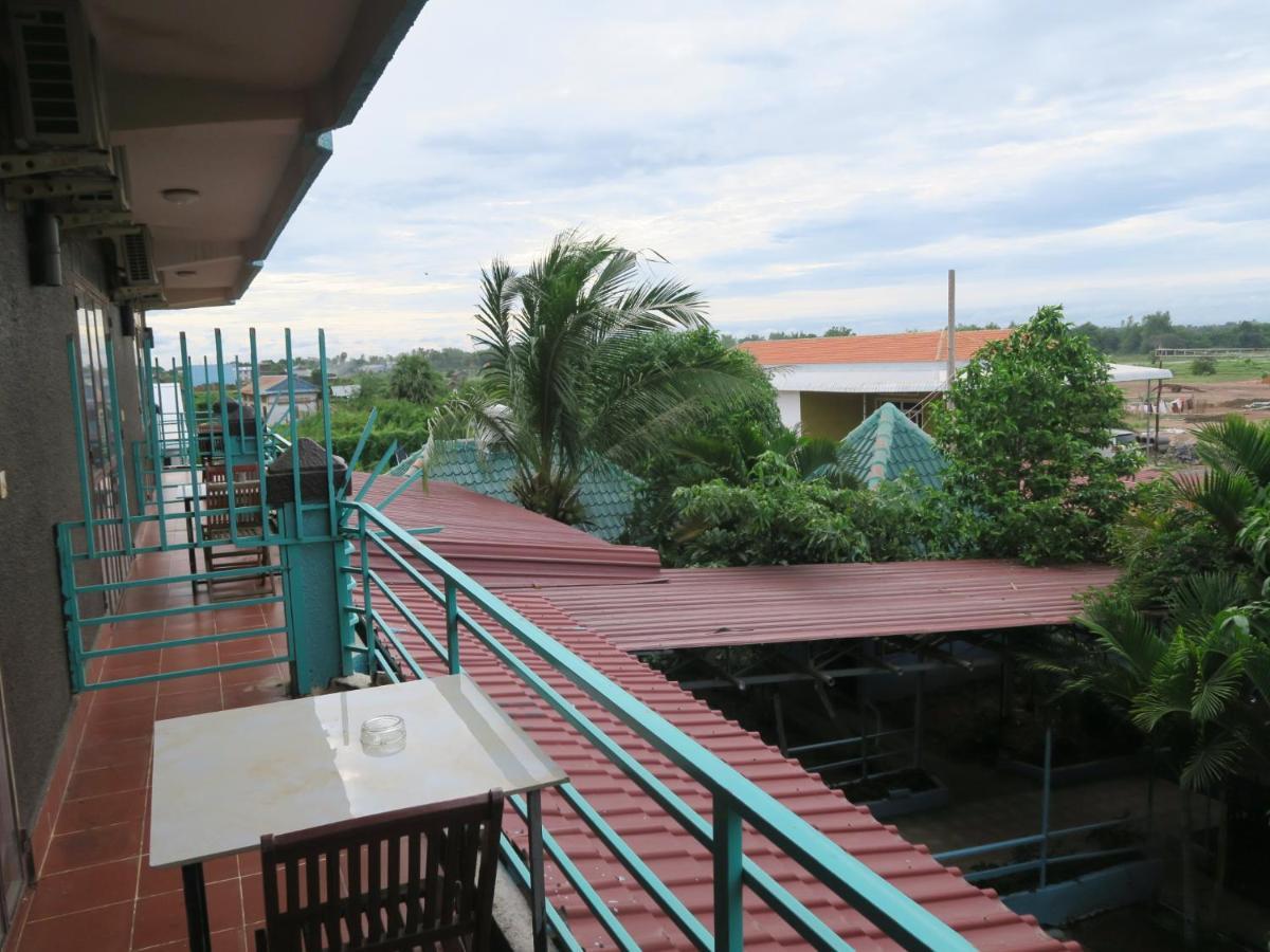 River Dolphin Hotel Kratie Exterior foto
