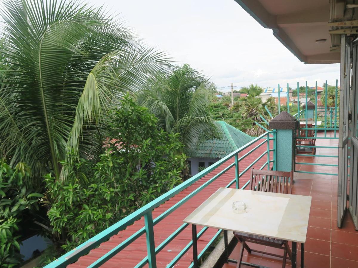 River Dolphin Hotel Kratie Exterior foto