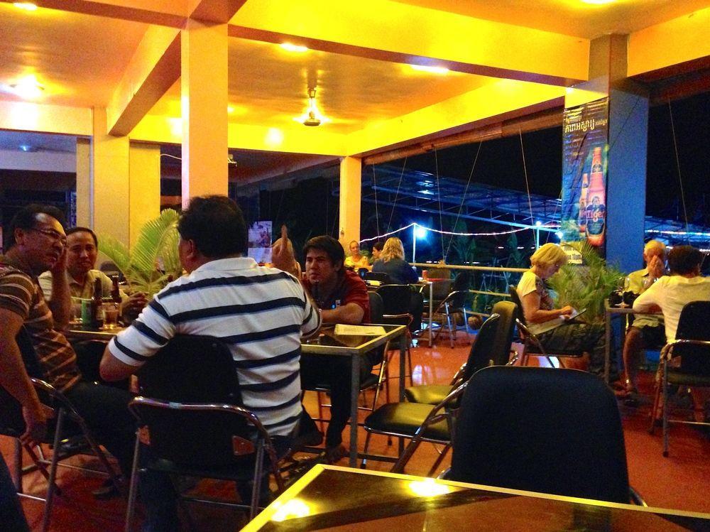 River Dolphin Hotel Kratie Exterior foto
