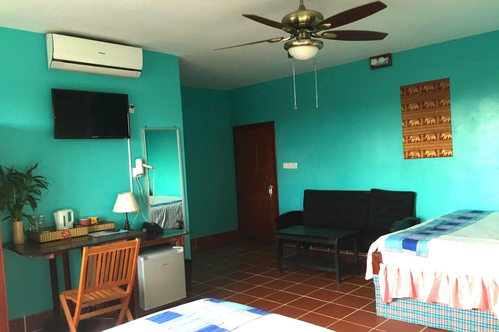 River Dolphin Hotel Kratie Exterior foto