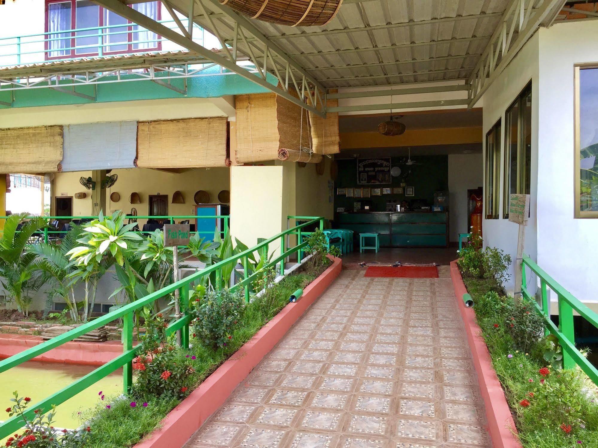 River Dolphin Hotel Kratie Exterior foto