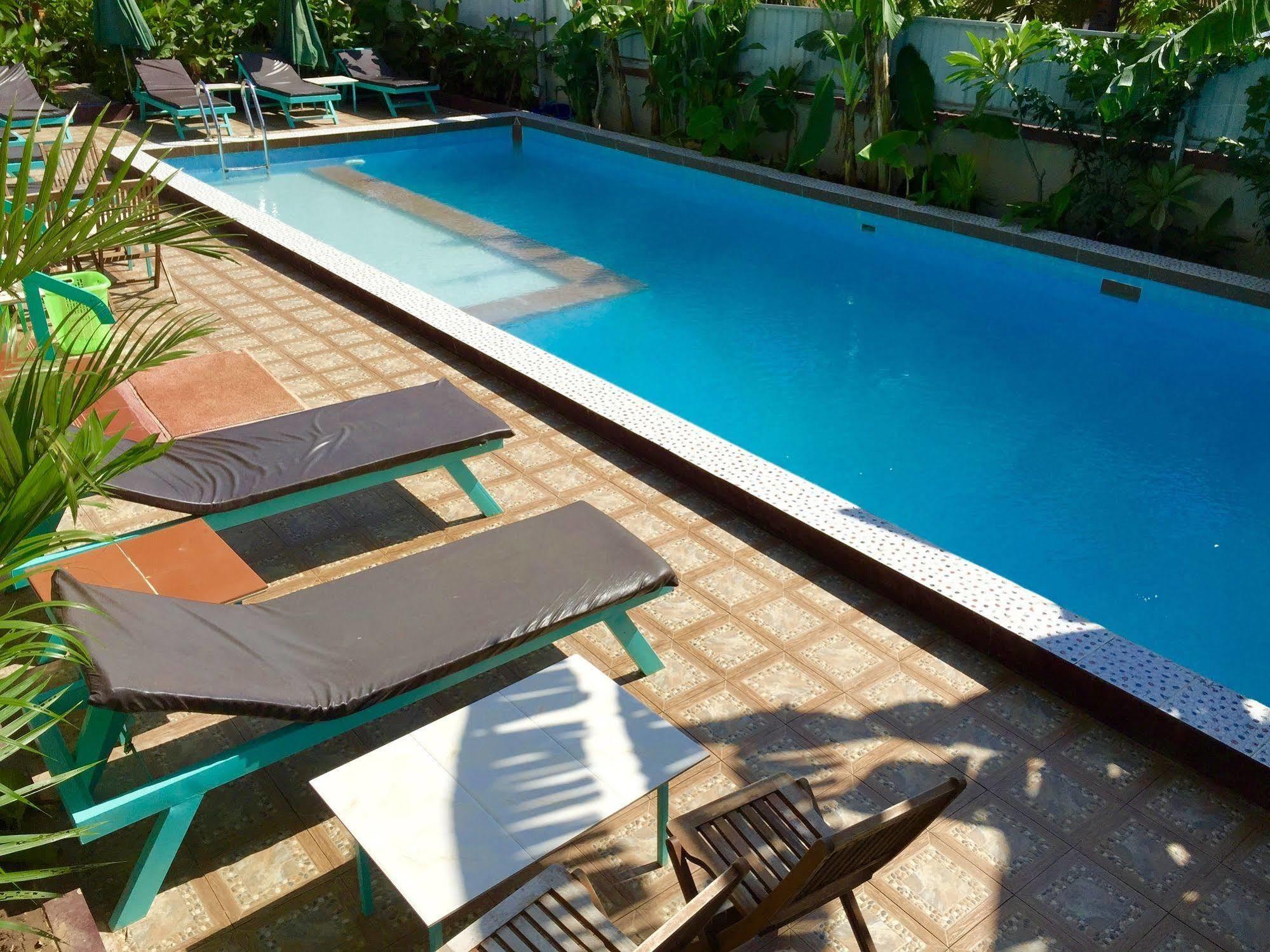 River Dolphin Hotel Kratie Exterior foto